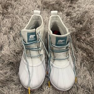 Sorel White and Blue Rain Boots